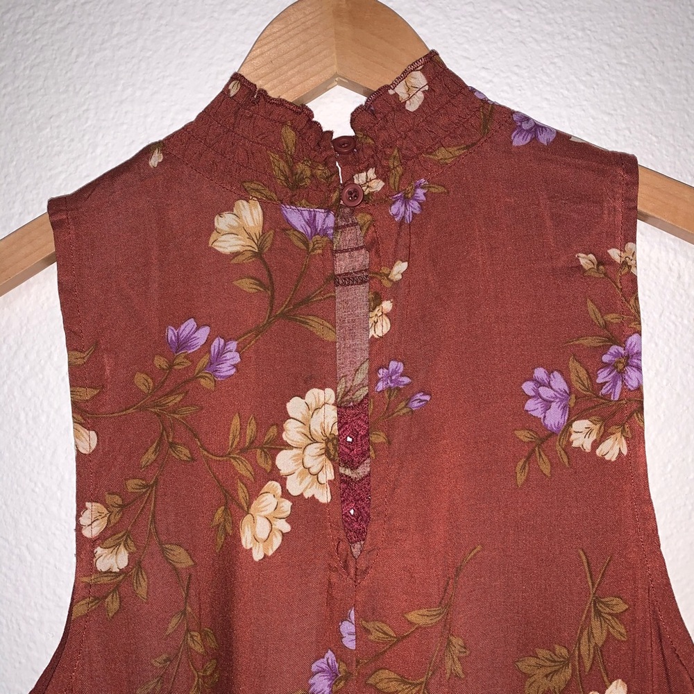 ❌SOLD❌ Xhilaration Sleeveless Floral Dress - Picture 5 of 6